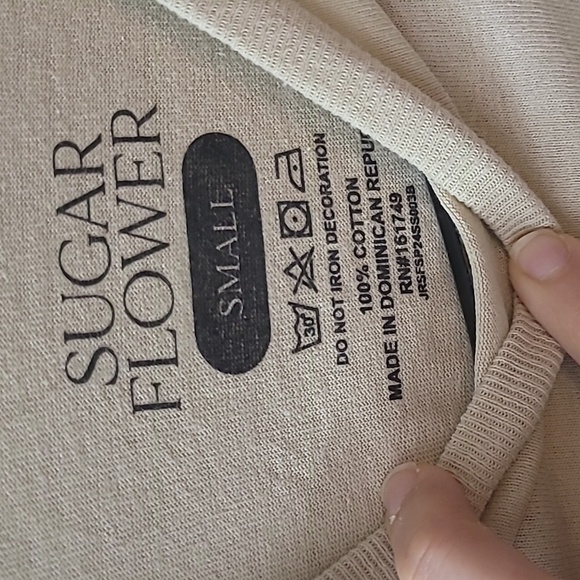 PEACE LOVE AMERICA SHIRT NWT - Picture 3 of 4